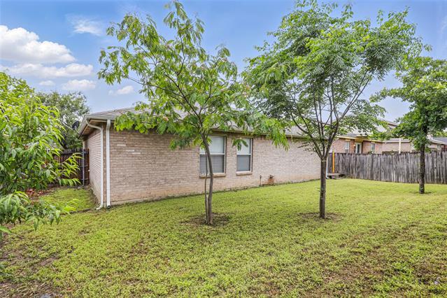 Building Photo - 2725 Yoakum St
