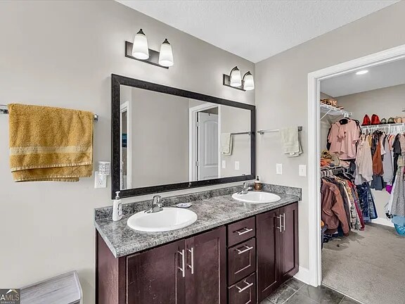 Building Photo - 732 Waterlily Ct
