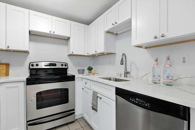 Building Photo - 197 8th St