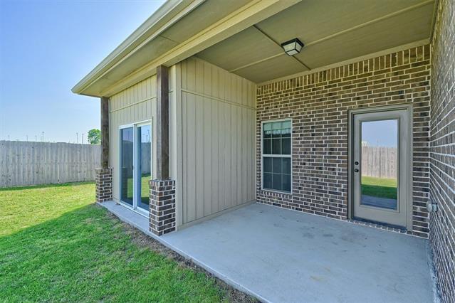 Building Photo - 2401 Southridge Ln