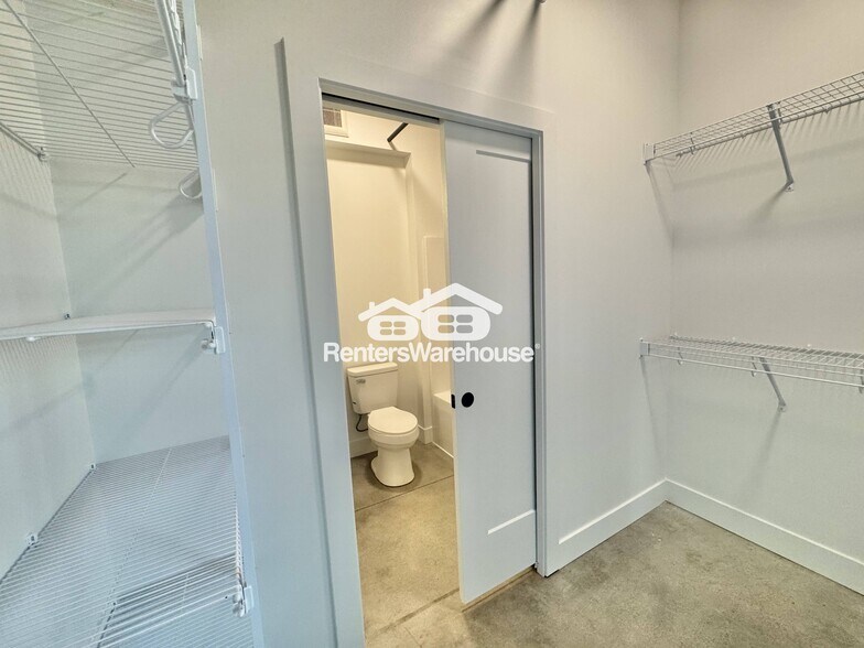 Building Photo - 2701 Ingersoll Ave