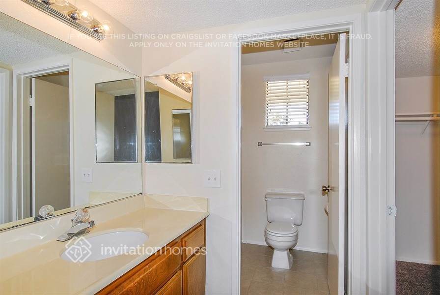 Building Photo - 15940 Miller Ave