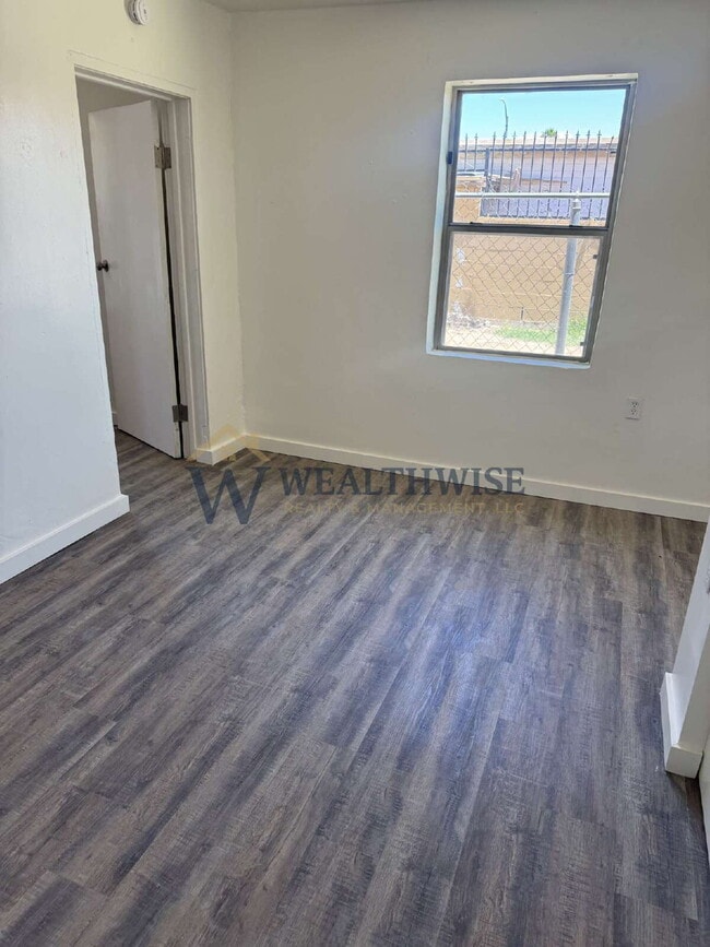 Building Photo - Freshly Remodeled 2 Bedroom 1 Bath Home for Rent 19 W Michigan Dr Unit A,Tucson, AZ 85714 $950 / ...
