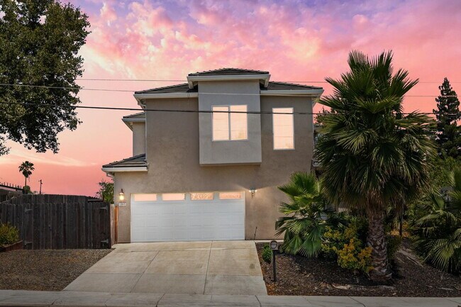 Building Photo - 5965 Hilltop Dr