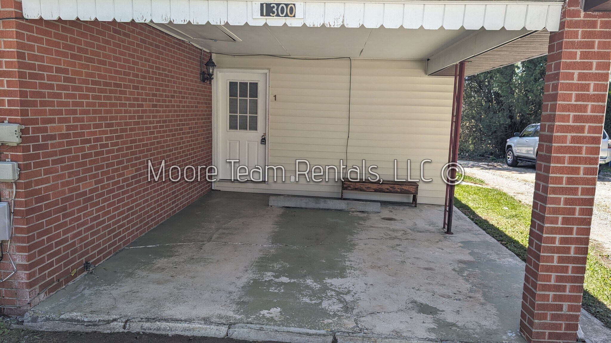 Building Photo - 1300 Hebron Rd