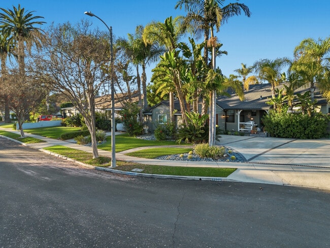 Building Photo - 12511 Landale St