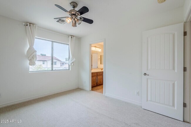 Building Photo - 2744 E Donato Dr