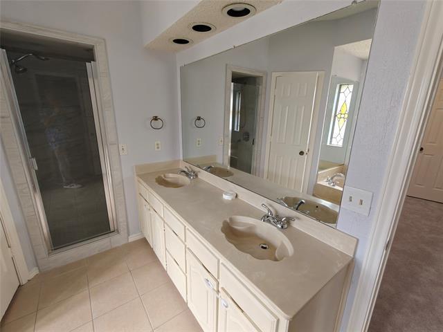 Building Photo - 4108 Mesa Dr