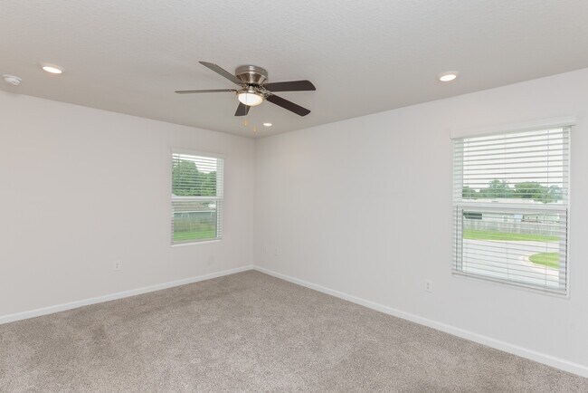 Building Photo - 5720 Blackhorse Cir