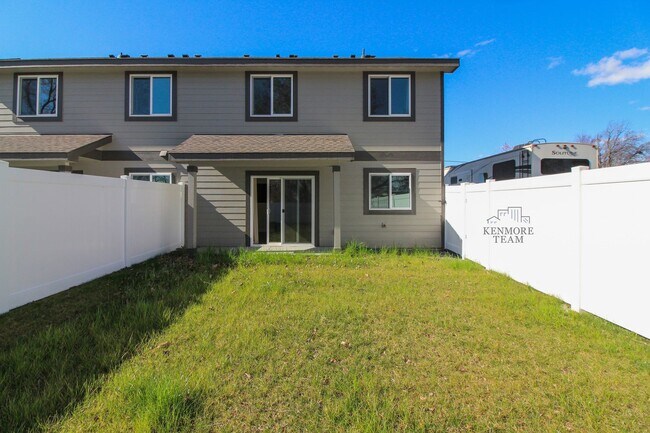 Building Photo - New Construction! 3 Bed/2.5 Bath in Pasco