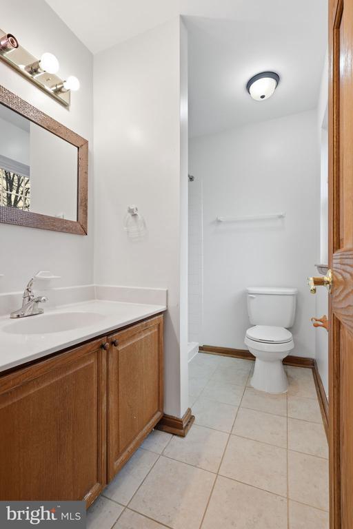 Building Photo - 5001 Lambsgate Ln