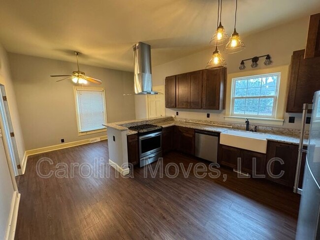 Building Photo - 101 S 7th St