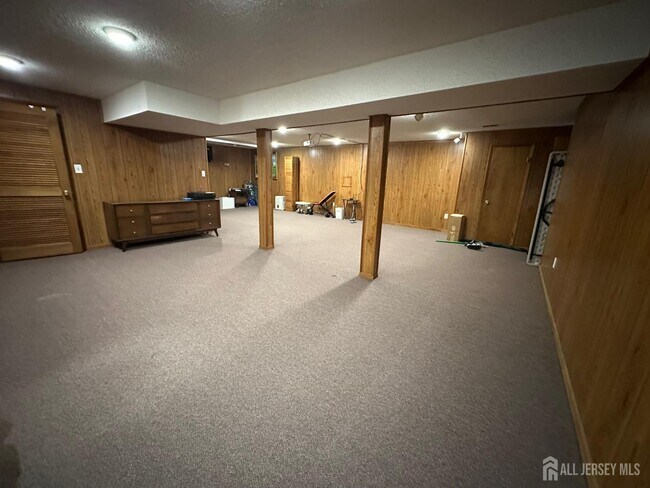 Building Photo - 4909 Boice Dr