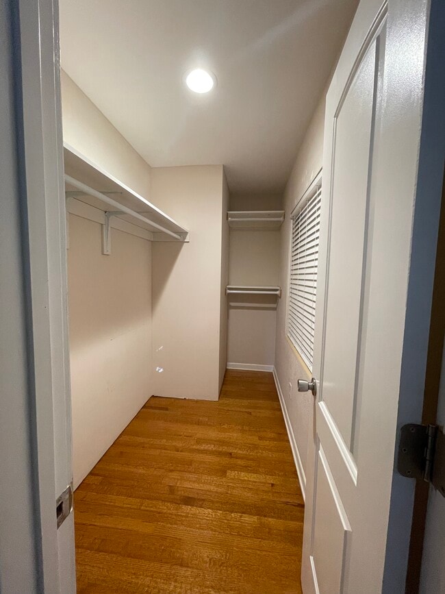 Building Photo - 386 Croton Dr