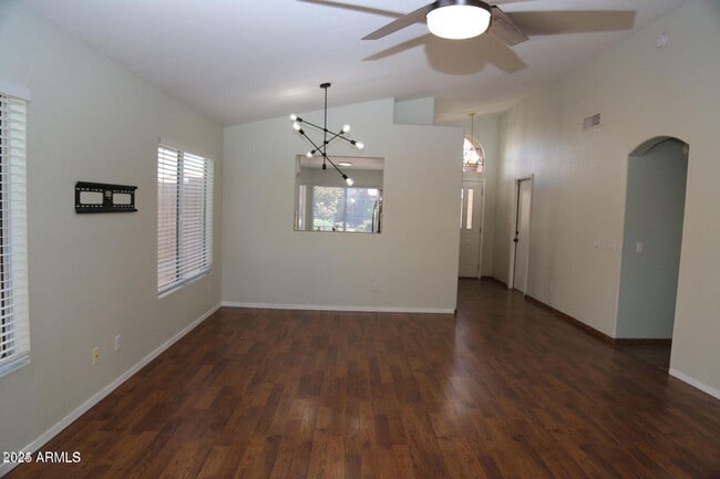 Building Photo - 2228 E Aire Libre Ave