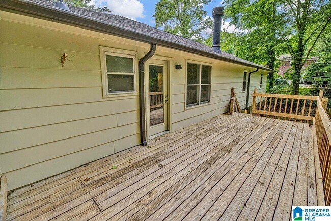 Building Photo - 3541 W Lakeside Dr