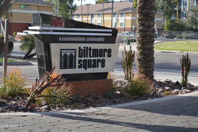 Building Photo - 1701 E Colter St