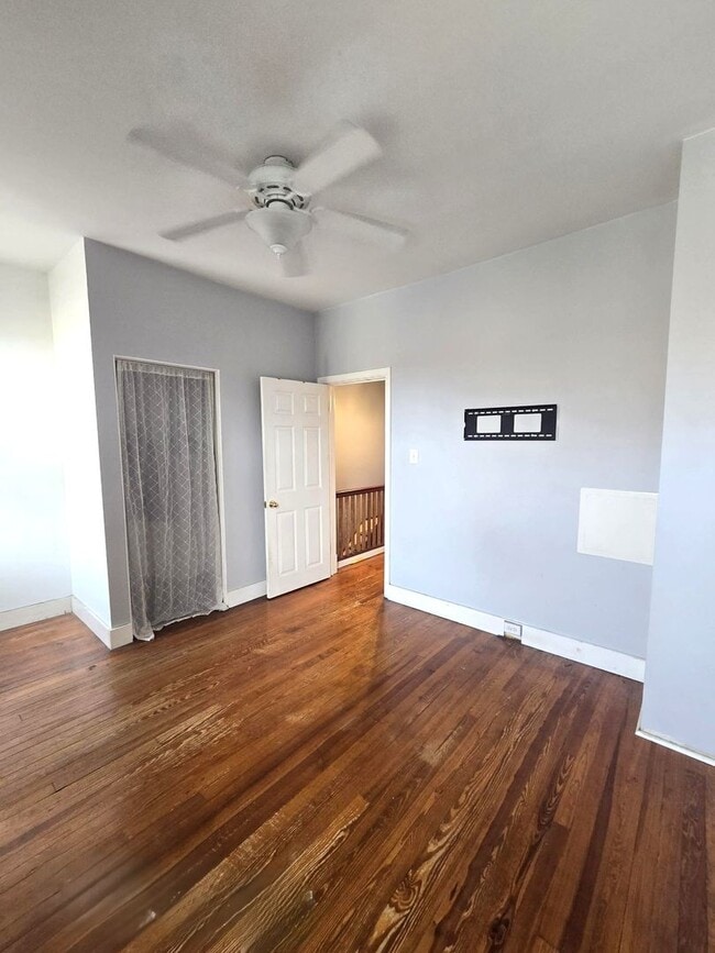 Building Photo - 3-Bedroom, 2-Bathroom in Brewers Hill