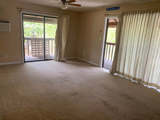 Building Photo - Hillside Apartments