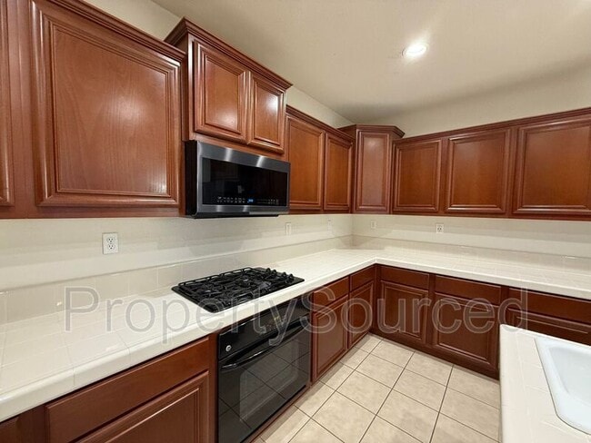 Building Photo - 1720 Dalia Ln