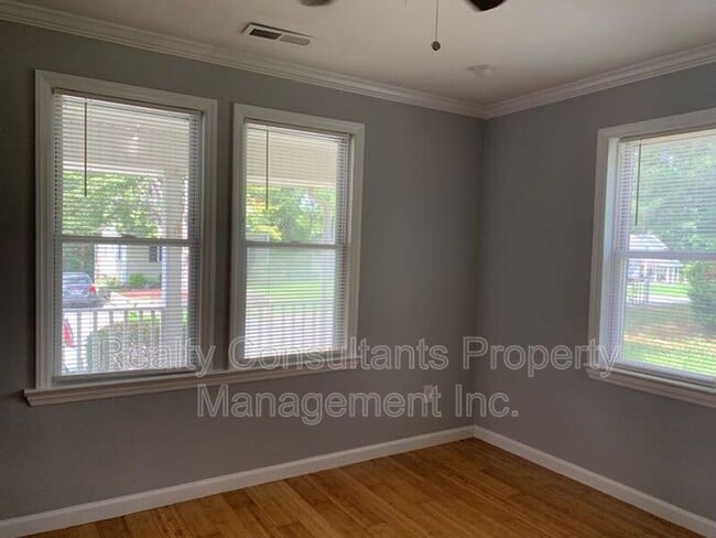 Building Photo - 811 Hertford St