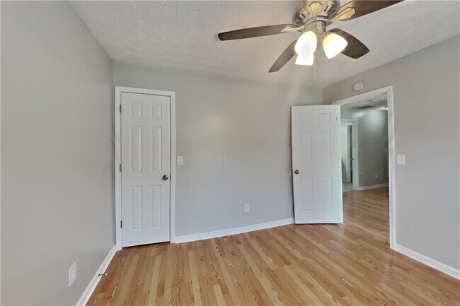 Building Photo - 2882 Manor Glen Ln NW