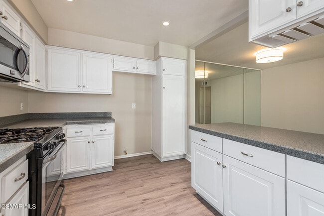 Building Photo - 1520 Redwood Cir