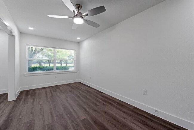 Building Photo - 4074 Cheena Dr