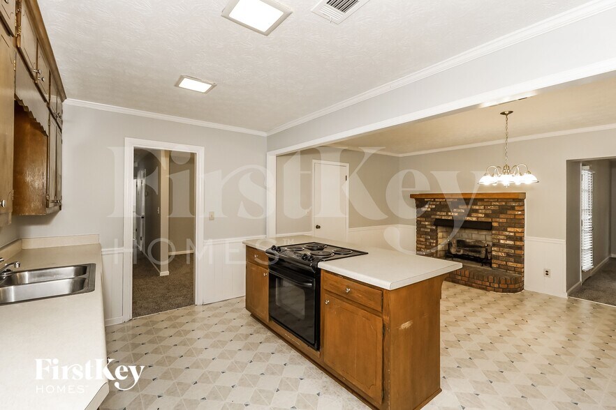 Building Photo - 1285 Gatewood Dr