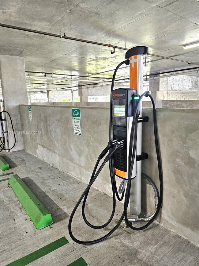 Building Photo - 4400 W Sunrise Blvd