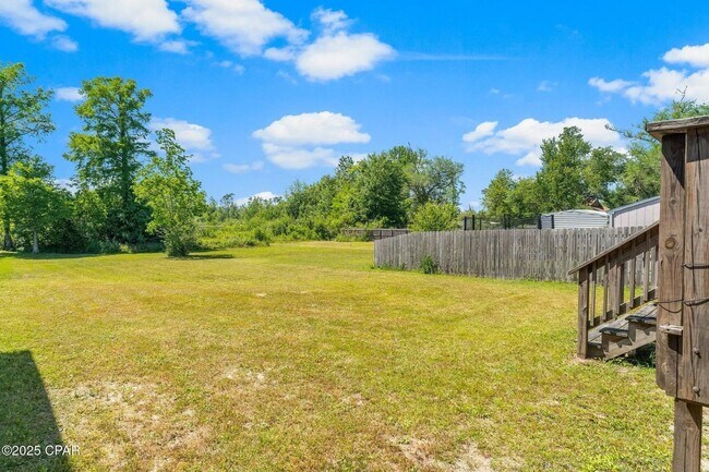 Building Photo - 4 bed 2.5 bath with Garage
