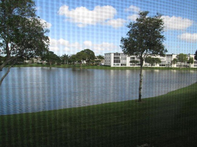 Building Photo - 2070 Wolverton E