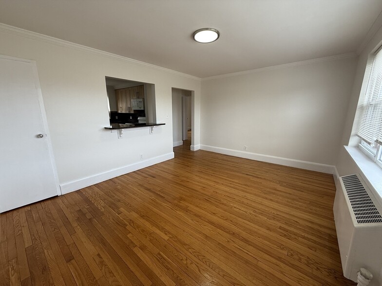 Building Photo - 493 Arborway