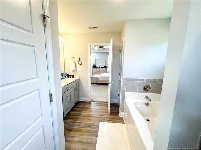 Building Photo - 509 Amusement Dr