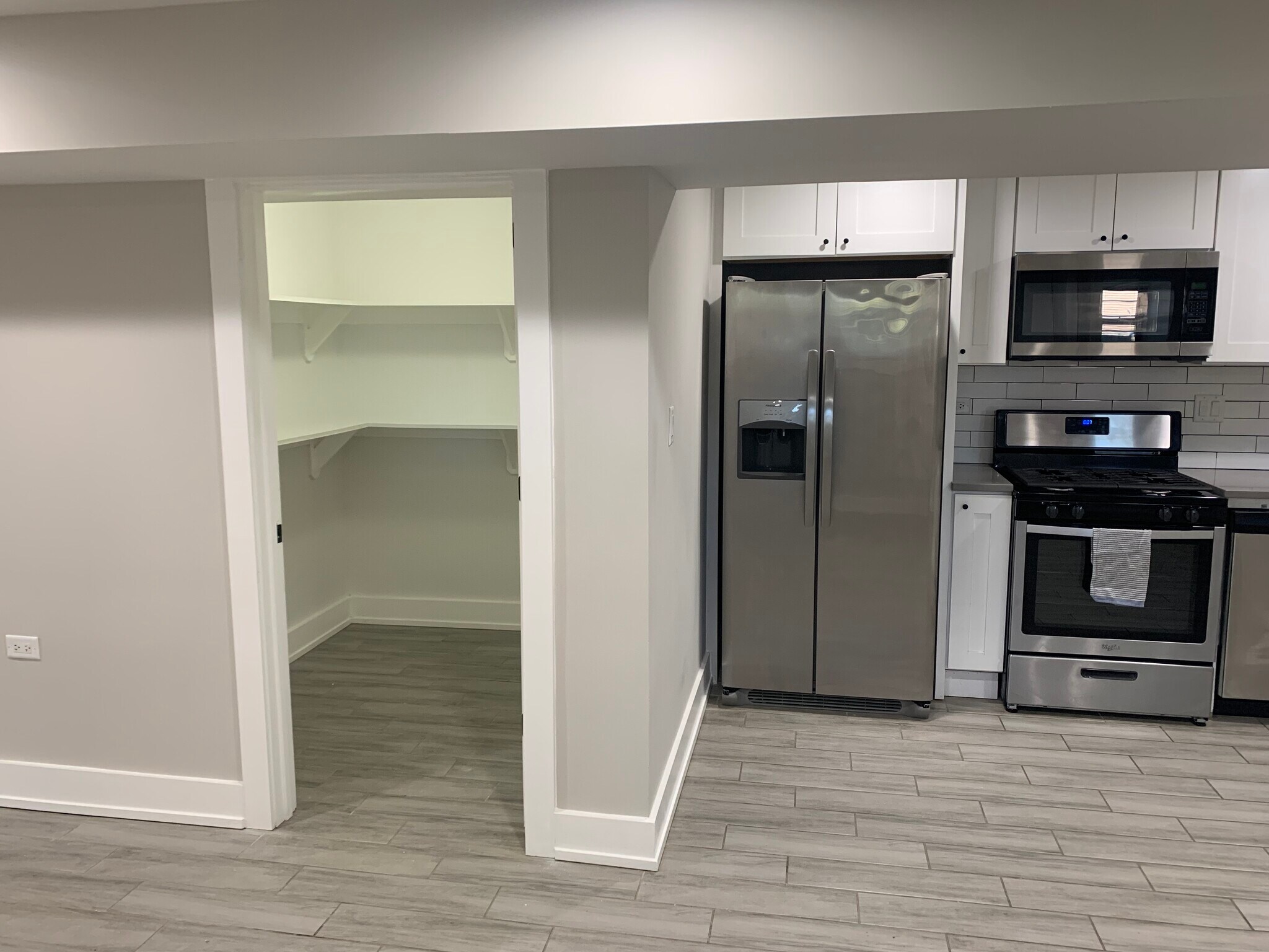 Large Pantry - 2742 W Polk St