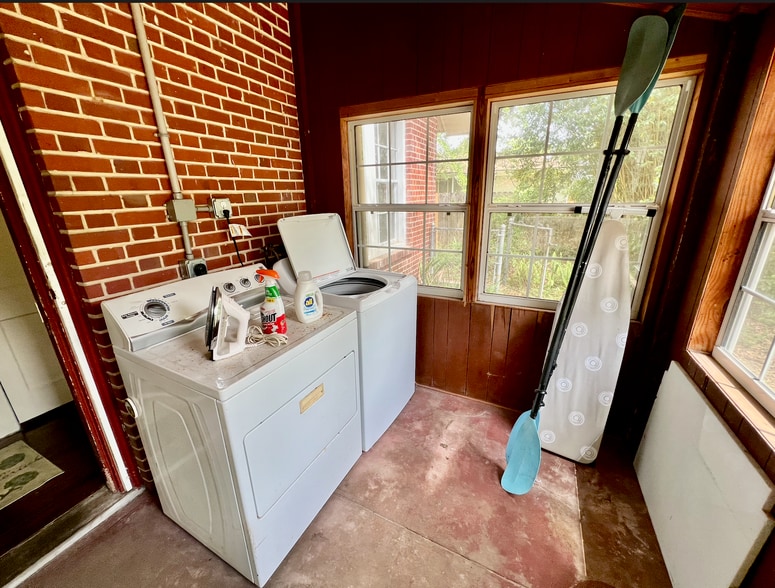 Laundry Room - 211 W Mallory St