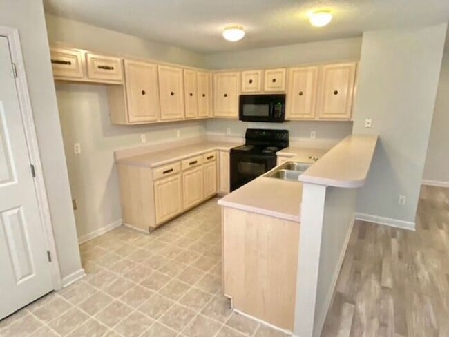 Building Photo - Now Leasing A 3 Bedroom 2 Bath Home In Cor...