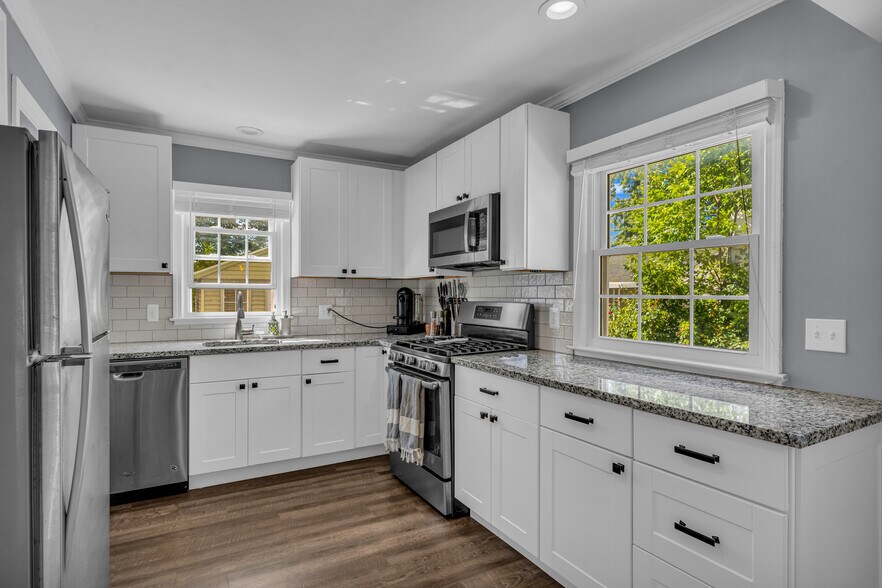 Building Photo - 3711 Normandy Rd