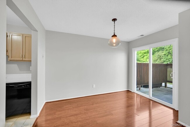 Building Photo - 4706 Whispering Hills Dr