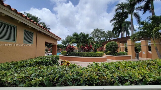 Building Photo - 5010 S Harbor Isles Dr