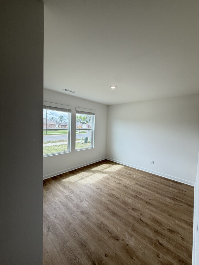 Building Photo - 376 Texas Ave