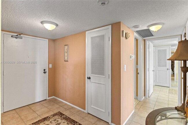 Building Photo - 4020 Galt Ocean Dr