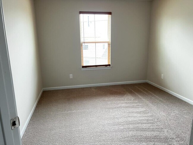 Building Photo - 1108 Meadow Run