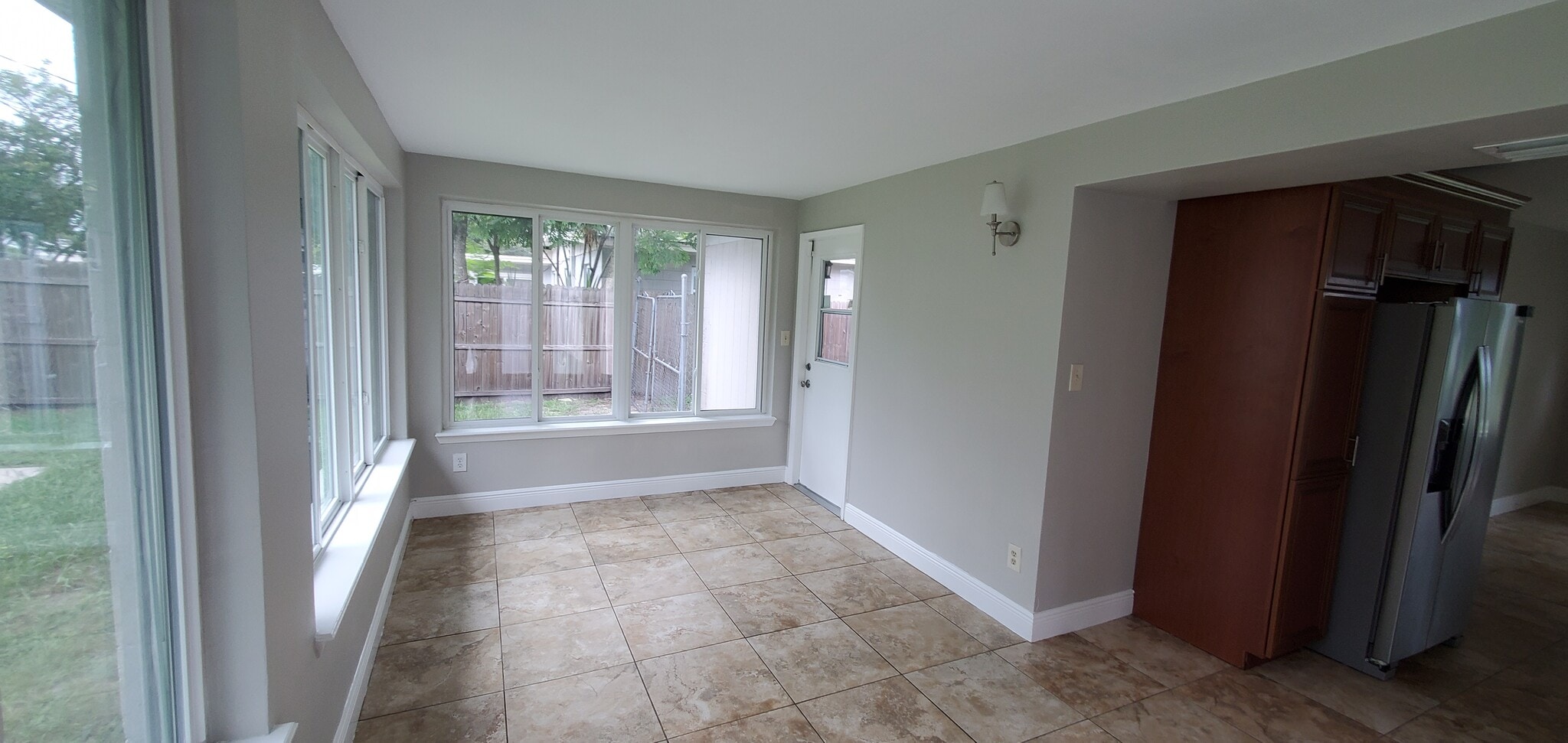 Building Photo - 712 Saint Lucie Ln