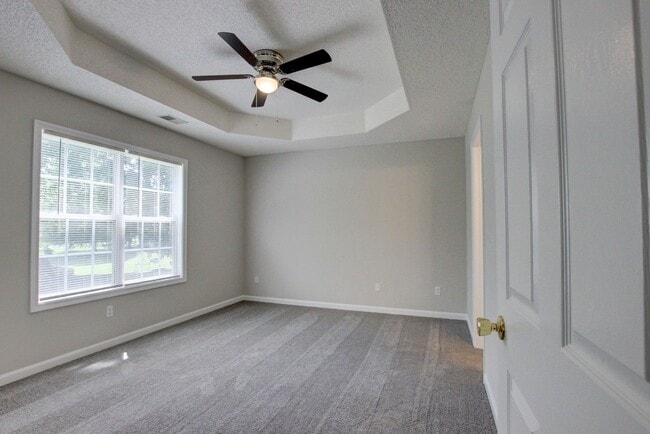 Building Photo - Stunning Brick Front Home With Fireplace And Hardwood Flooring In Sango Area