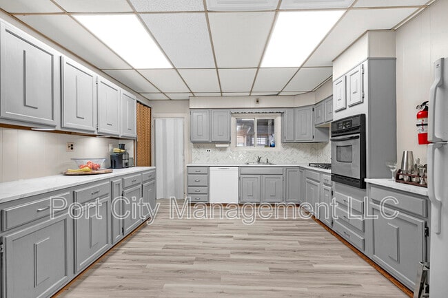 Building Photo - 114 N Highland Ave