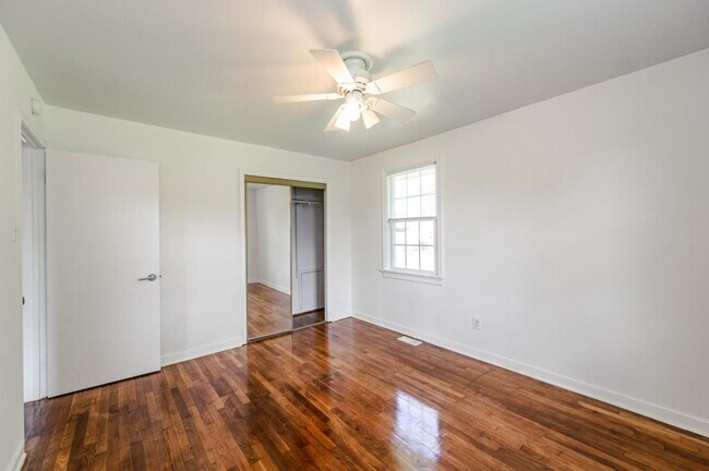 Building Photo - 9507 Stockbridge Dr