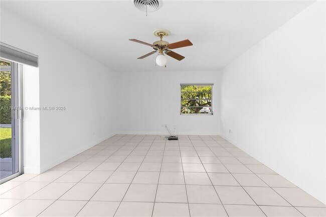 Building Photo - 13790 SW 80th Ave