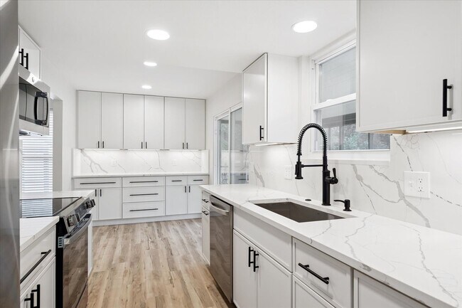 Building Photo - Bright, Modern Home on a Spacious Lot in a...