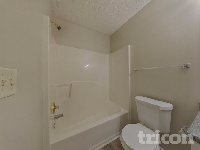 Building Photo - 915 Riley Farm Ln